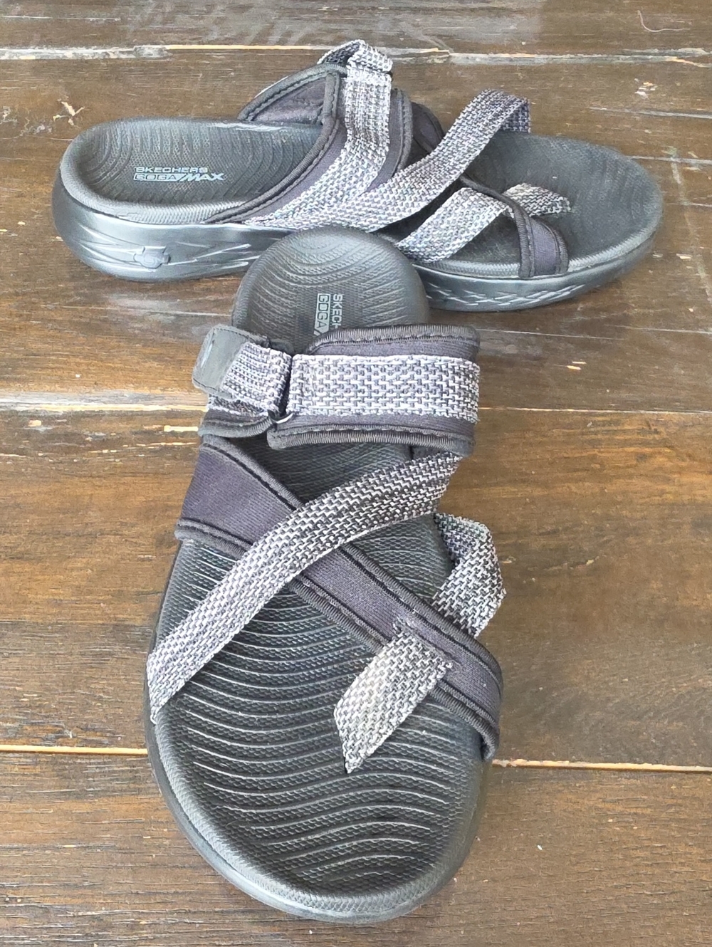 (8) Skechers Gray and Black Cross-Strap Comfort Sandals Summer Vacation Comfort